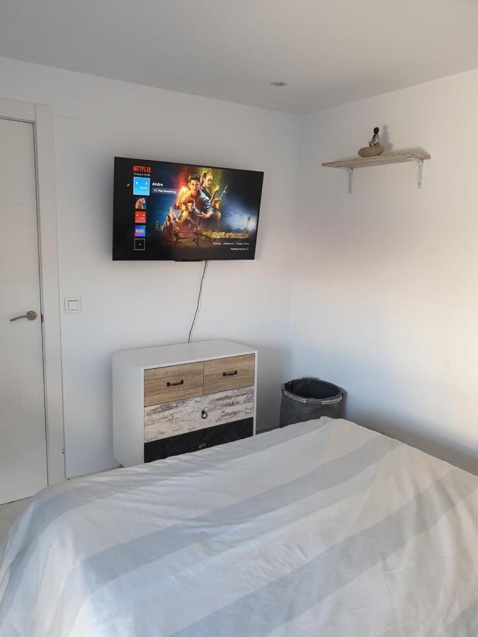 Beachside Apartment In Torrevieja Ngoại thất bức ảnh