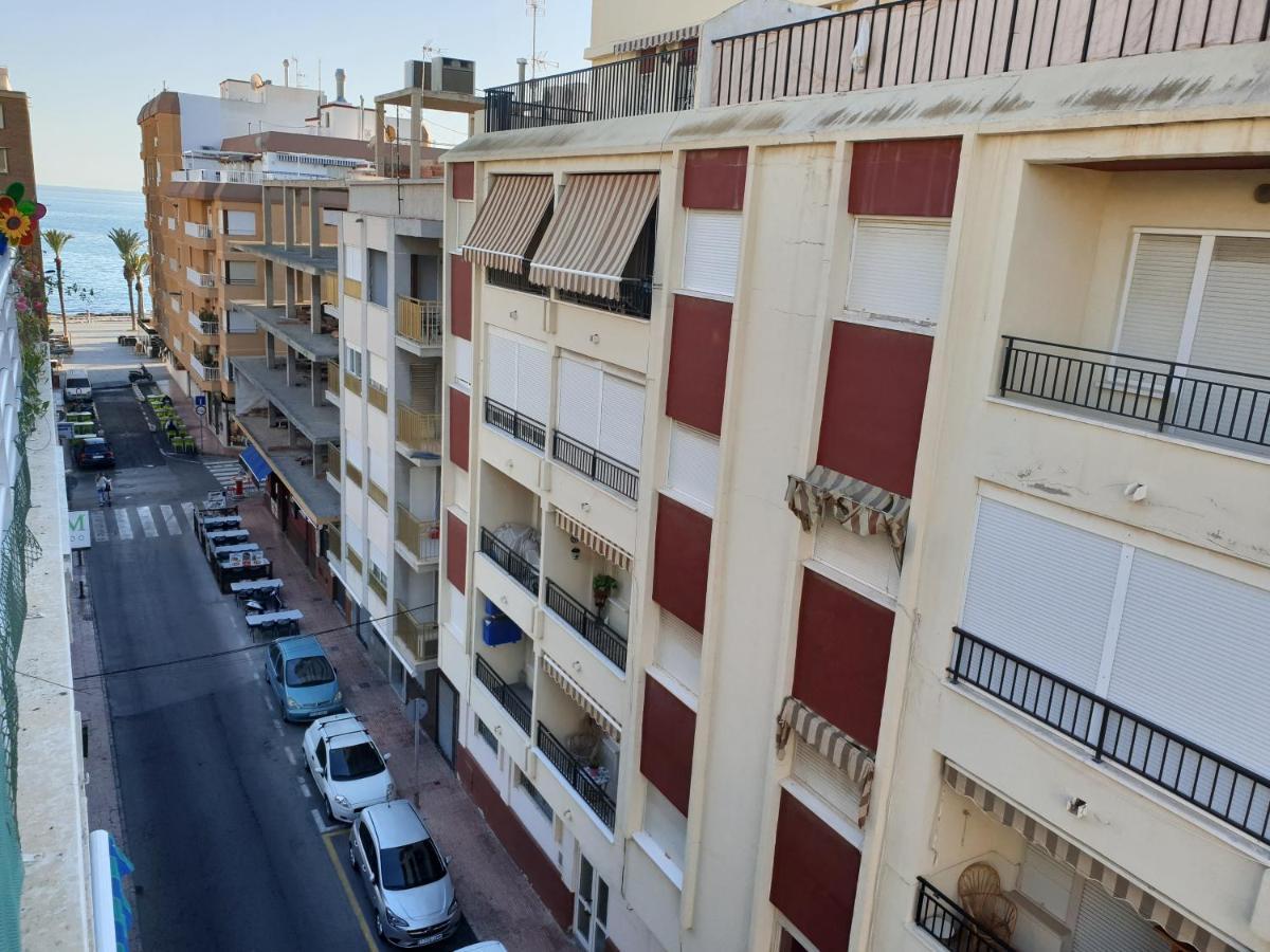 Beachside Apartment In Torrevieja Ngoại thất bức ảnh