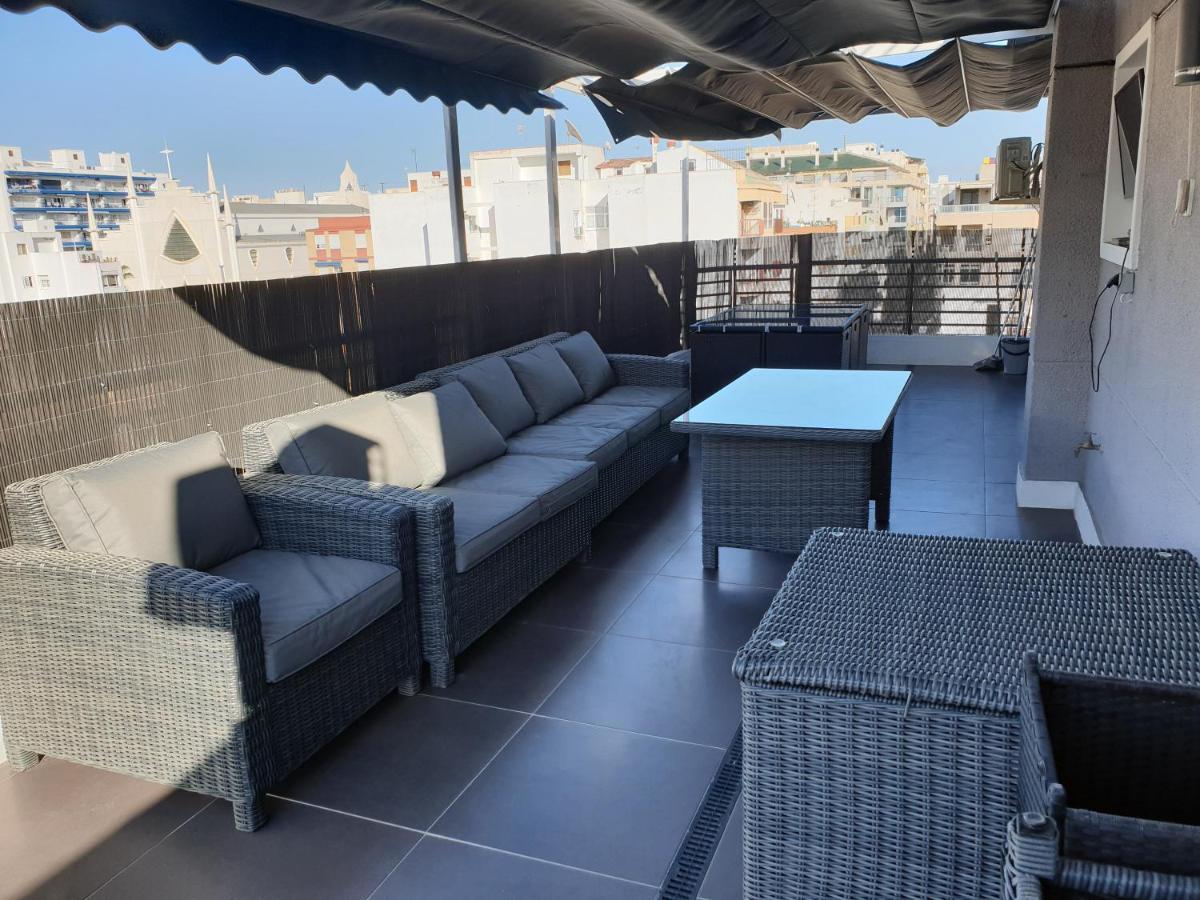 Beachside Apartment In Torrevieja Ngoại thất bức ảnh
