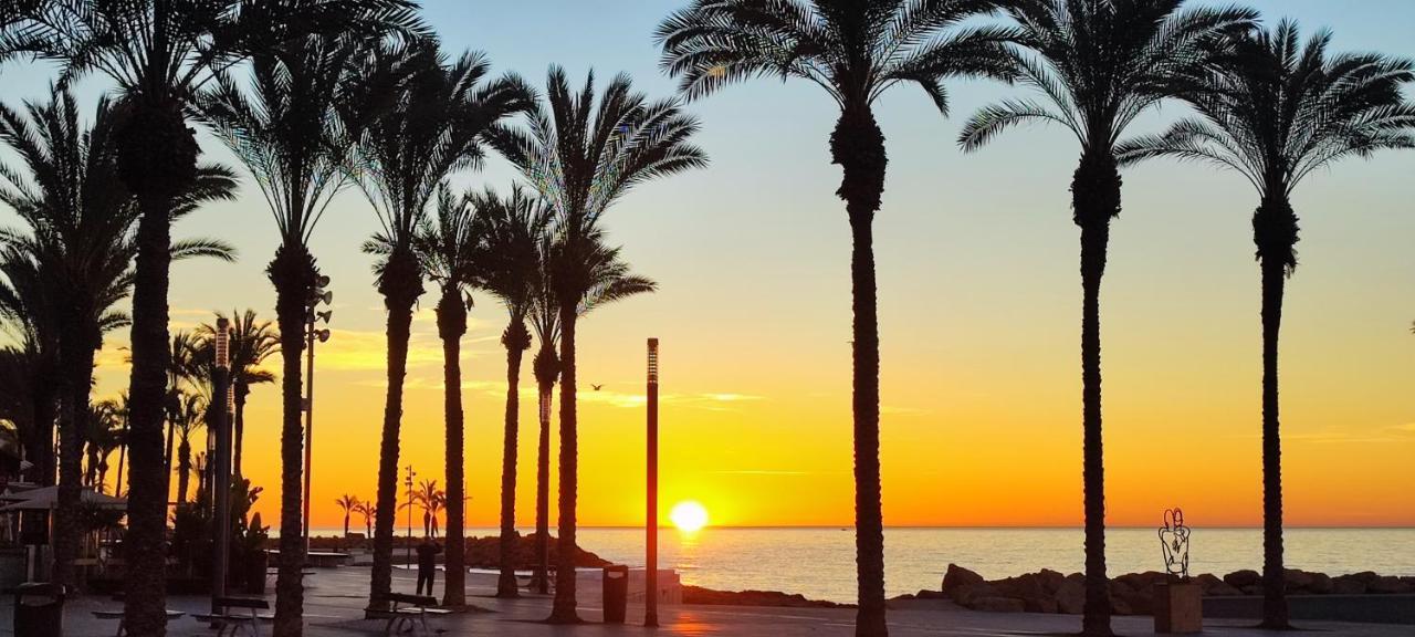 Beachside Apartment In Torrevieja Ngoại thất bức ảnh