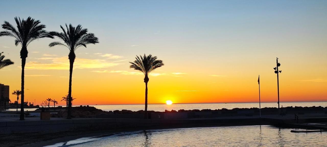 Beachside Apartment In Torrevieja Ngoại thất bức ảnh