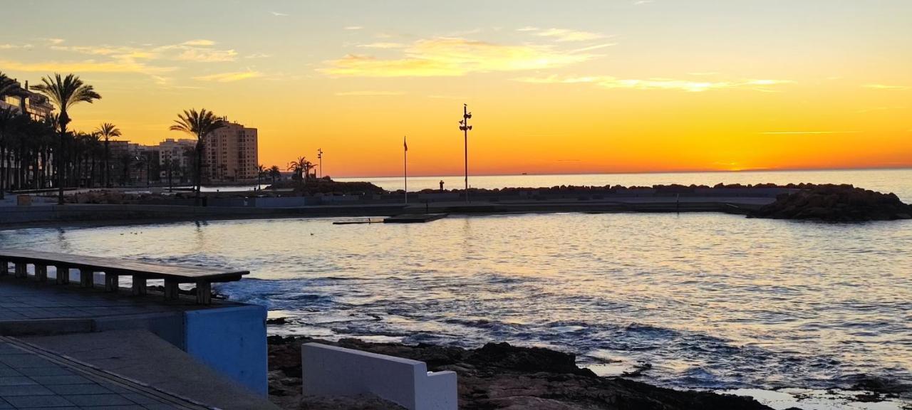 Beachside Apartment In Torrevieja Ngoại thất bức ảnh